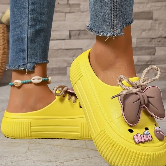 NWT, Yellow Women's Fashion Closed-Toe Slide Sandals with Bow, 41-42 - Picture 3 of 3